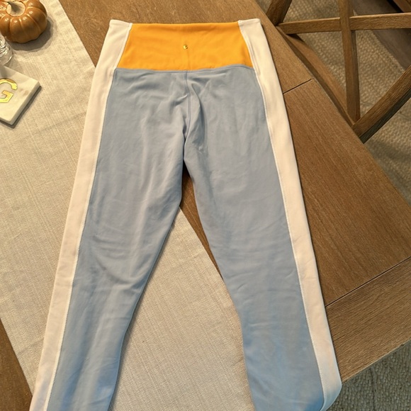 Womens Spiritual Gangster leggings, sz M - Picture 2 of 4